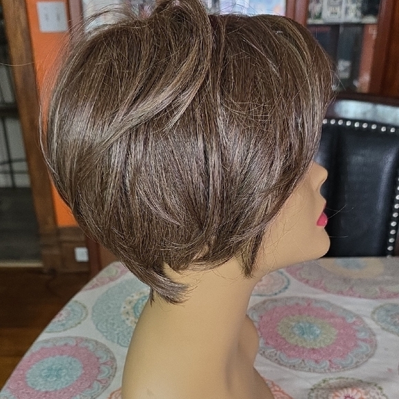 Belle Tress Lenox In Coolest Ash Brown - Picture 2 of 7